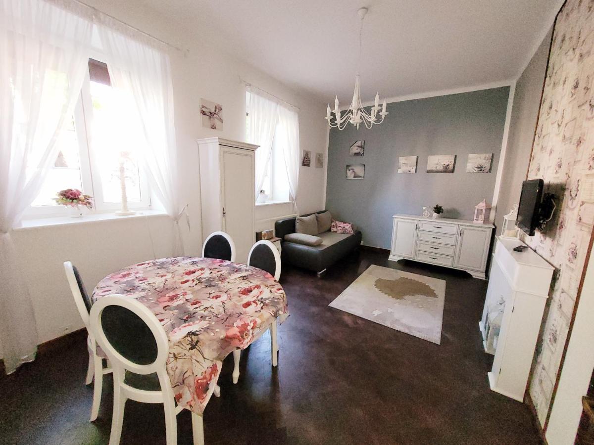 Old Town Apartament *
